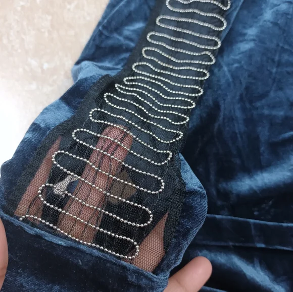 Velvet designer dress...condition new.. - Picture 4 of 8